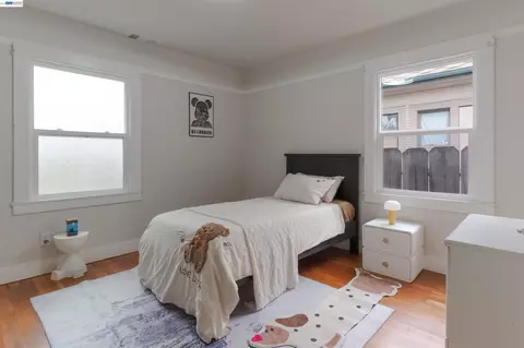 Bedroom - 318 E Pine St, Stockton, CA 95204 photo 1 of 2