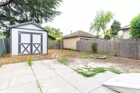 Exterior - 318 E Pine St, Stockton, CA 95204 photo 3 of 4