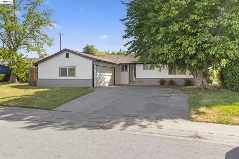 6613 Demaret Dr, Sacramento, CA 95822