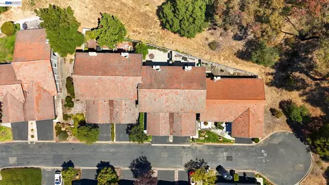 34 Chimney Rock, Oakland, CA 94605