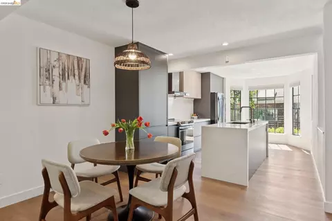 1527 Hearst Ave, Berkeley, CA 94703