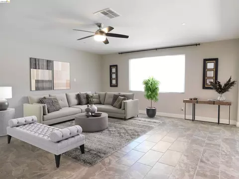 Living - 1090 Lavender St, Manteca, CA 95337 photo 1 of 1