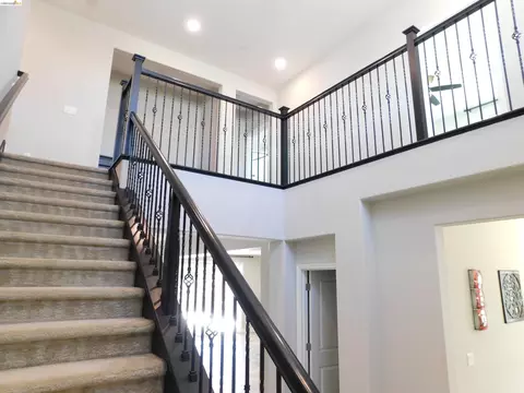 Entry Way - 1090 Lavender St, Manteca, CA 95337 photo 4 of 4