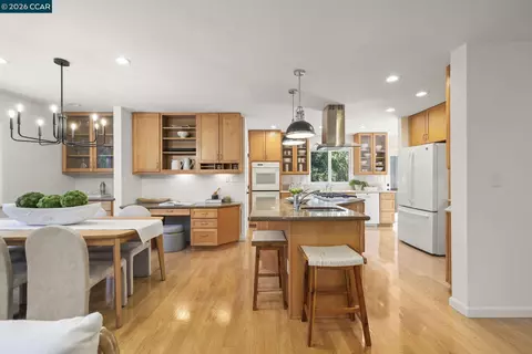 2050 Blackwood Dr, Walnut Creek, CA 94596