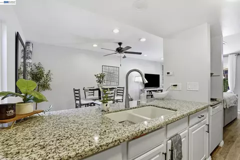 Kitchen - 5505 Roundtree Dr #B, Concord, CA 94521 photo 3 of 3