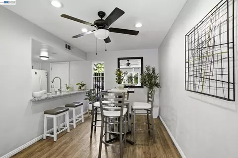 Dining - 5505 Roundtree Dr #B, Concord, CA 94521 photo 4 of 4