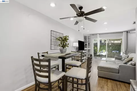 Dining - 5505 Roundtree Dr #B, Concord, CA 94521 photo 3 of 4
