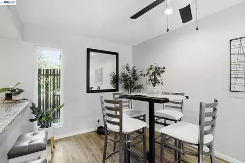 Dining - 5505 Roundtree Dr #B, Concord, CA 94521 photo 2 of 4