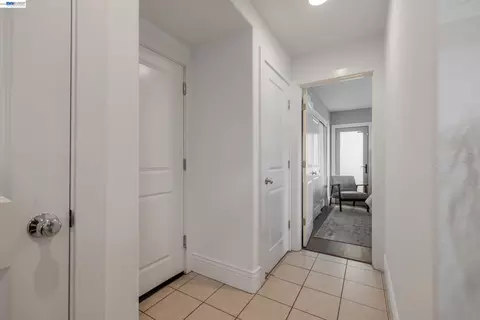 Entry Way - 908 Smith Ln, Milpitas, CA 95035 photo 6 of 8