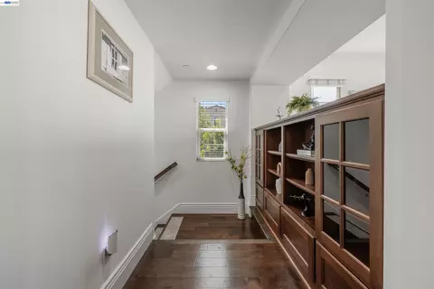 Entry Way - 908 Smith Ln, Milpitas, CA 95035 photo 7 of 8