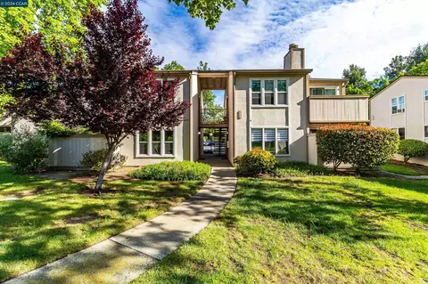 375 Camelback Rd #4, Pleasant Hill, CA 94523