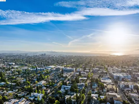 View/Area - 2550 Dana St #5F, Berkeley, CA 94704 photo 5 of 12