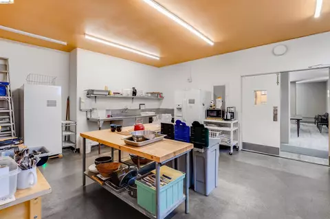 Kitchen - 2550 Dana St #5F, Berkeley, CA 94704 photo 9 of 9