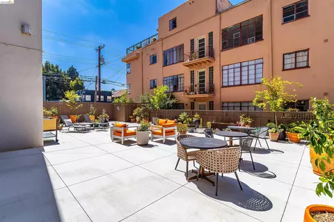 Exterior - 2550 Dana St #5F, Berkeley, CA 94704 photo 1 of 2