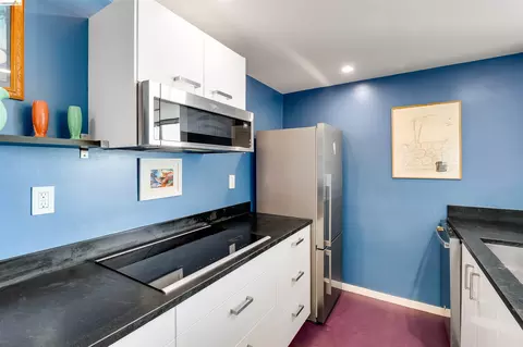 Kitchen - 2550 Dana St #5F, Berkeley, CA 94704 photo 5 of 9