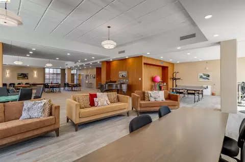 View/Area - 2550 Dana St #5F, Berkeley, CA 94704 photo 9 of 12