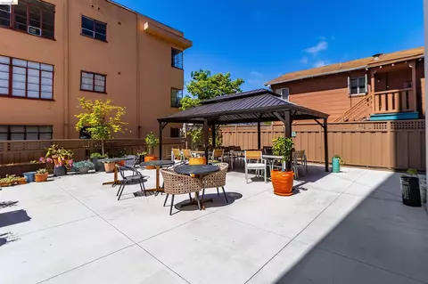 Exterior - 2550 Dana St #5F, Berkeley, CA 94704 photo 2 of 2