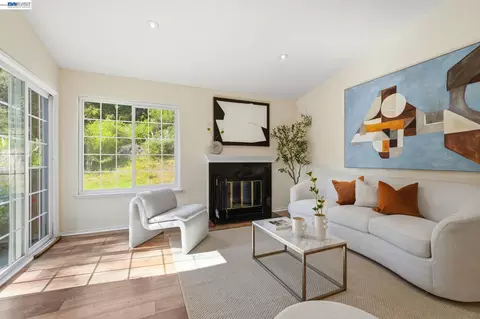 515 Canyon Oaks Dr #F, Oakland, CA 94605