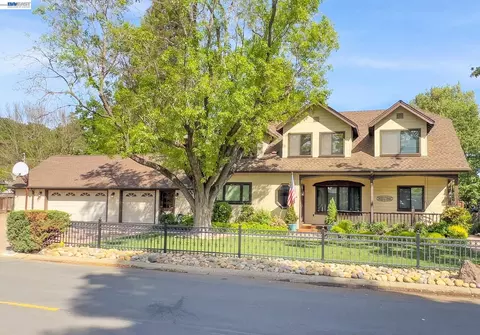 1002 El Curtola Blvd, Walnut Creek, CA 94595