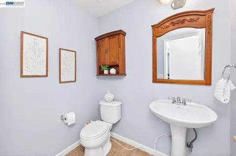 Bath - 4547 Glenbrook Dr, Tracy, CA 95377 photo 3 of 3
