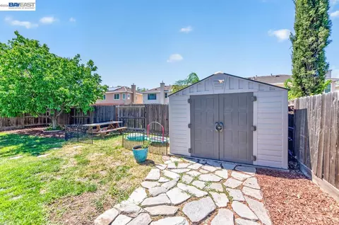 Exterior - 4547 Glenbrook Dr, Tracy, CA 95377 photo 8 of 11