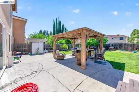 Exterior - 4547 Glenbrook Dr, Tracy, CA 95377 photo 5 of 11