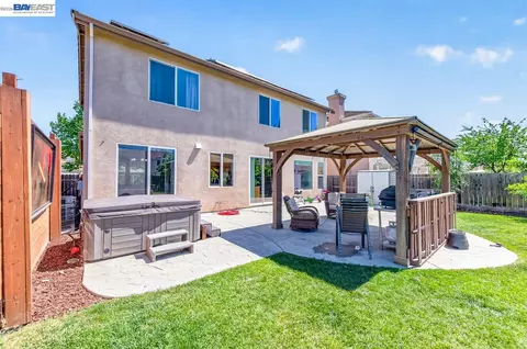 Exterior - 4547 Glenbrook Dr, Tracy, CA 95377 photo 9 of 11