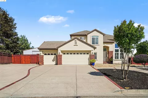 2752 Placer Dr, Oakley, CA 94561