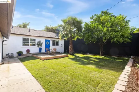 123 Circuit Dr #A, Roseville, CA 95678