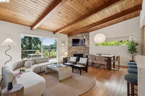 6874 Chambers Dr, Oakland, CA 94611