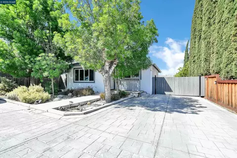 Exterior - 66 E Bolton Rd, Oakley, CA 94561 photo 2 of 5