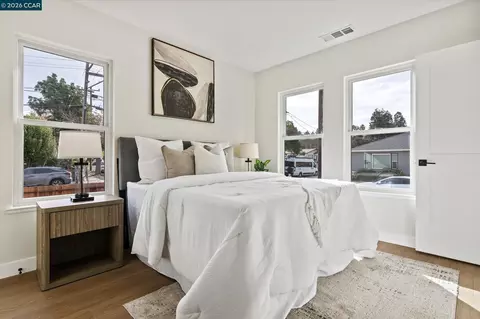 Bedroom - 2027 Castro St, Martinez, CA 94553 photo 1 of 4