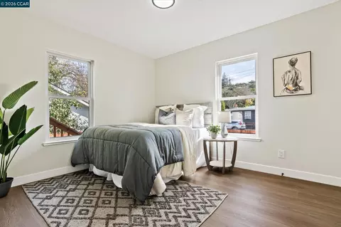 Bedroom - 2027 Castro St, Martinez, CA 94553 photo 3 of 4
