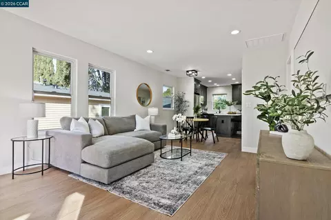 Living - 2027 Castro St, Martinez, CA 94553 photo 4 of 4