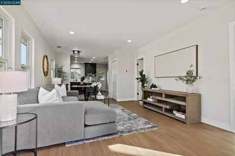 Living - 2027 Castro St, Martinez, CA 94553 photo 3 of 4