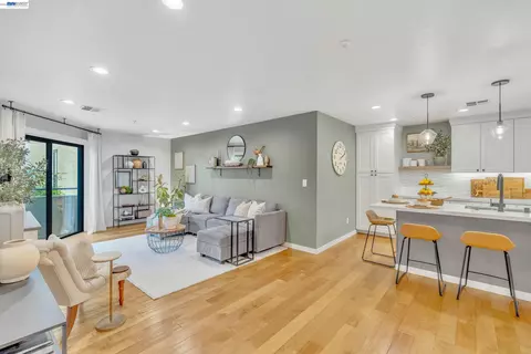 1201 Alta Vista Dr #108, Walnut Creek, CA 94596