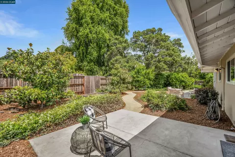 Exterior - 2319 Collins Ave, Pinole, CA 94564 photo 10 of 12