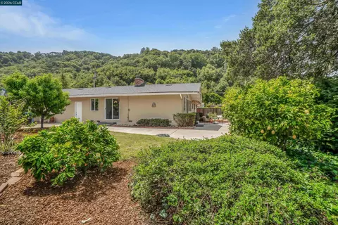 Exterior - 2319 Collins Ave, Pinole, CA 94564 photo 3 of 12