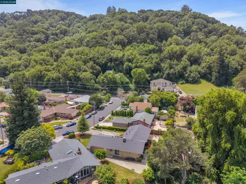 View/Area - 2319 Collins Ave, Pinole, CA 94564 photo 5 of 7