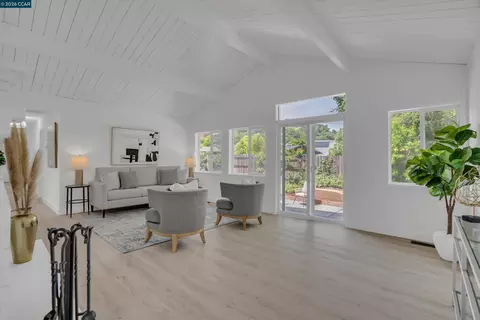 Living - 2319 Collins Ave, Pinole, CA 94564 photo 2 of 4