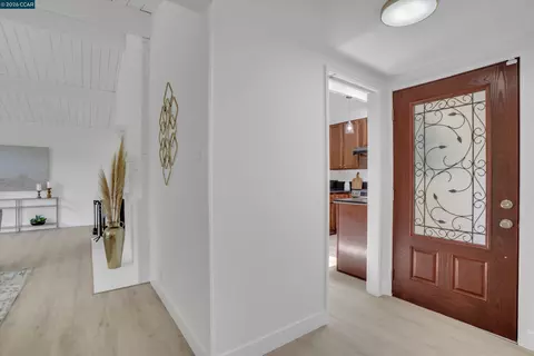 Entry Way - 2319 Collins Ave, Pinole, CA 94564 photo 1 of 1