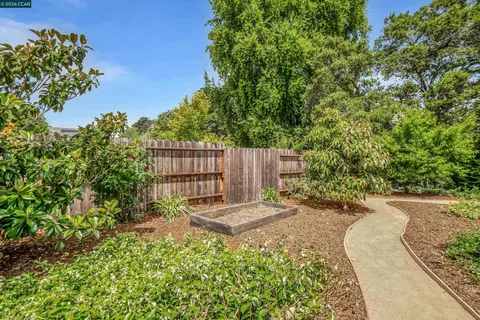 Exterior - 2319 Collins Ave, Pinole, CA 94564 photo 11 of 12