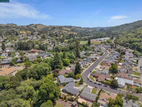 View/Area - 2319 Collins Ave, Pinole, CA 94564 photo 7 of 7