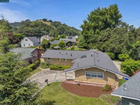 View/Area - 2319 Collins Ave, Pinole, CA 94564 photo 2 of 7