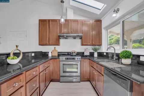 Kitchen - 2319 Collins Ave, Pinole, CA 94564 photo 4 of 4