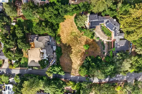 1087 Rahara Dr A, Lafayette, CA 94549