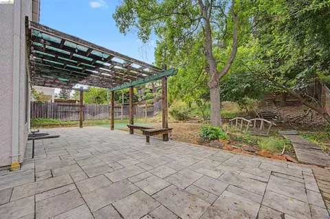 Exterior - 184 Bald Eagle Dr, Vacaville, CA 95688 photo 5 of 7