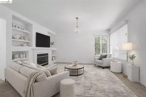 Living - 184 Bald Eagle Dr, Vacaville, CA 95688 photo 7 of 7