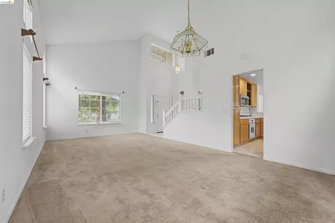 Living - 184 Bald Eagle Dr, Vacaville, CA 95688 photo 1 of 7