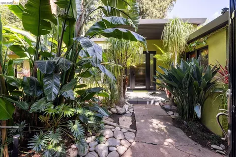 10 Burdeck Ct, Oakland, CA 94602